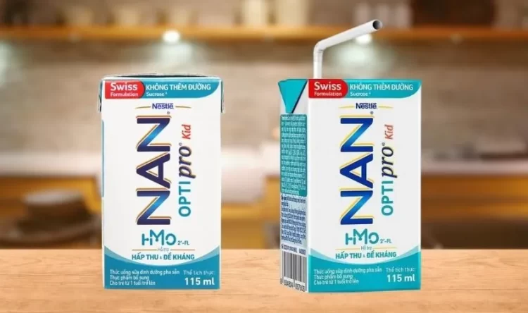 Sữa cho trẻ sơ sinh dạng thanh, dạng nước, dạng bột: Nên chọn loại nào? 2 Sữa cho trẻ sơ sinh dạng nước pha sẵn