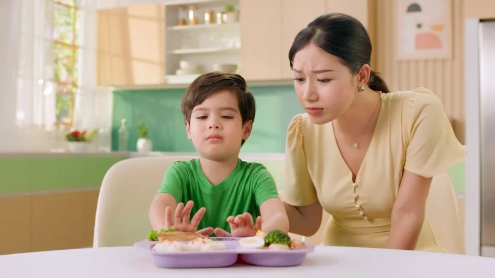 Trẻ lười ăn dặm thì sữa NAN 2 có đủ bù đắp dinh dưỡng không?